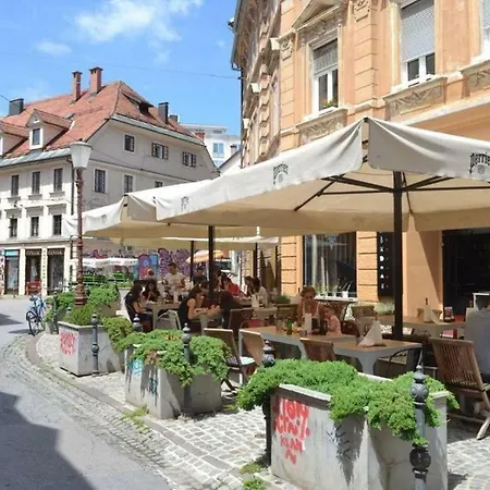 Apartment Central Station Between Dragon And Triple Bridges Ljubljana Exterior photo