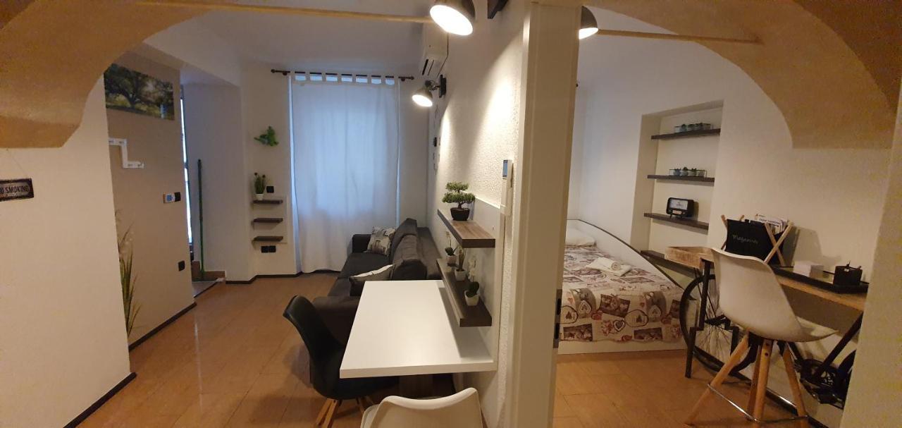 Apartment Station Between Dragon And Triple Bridges *