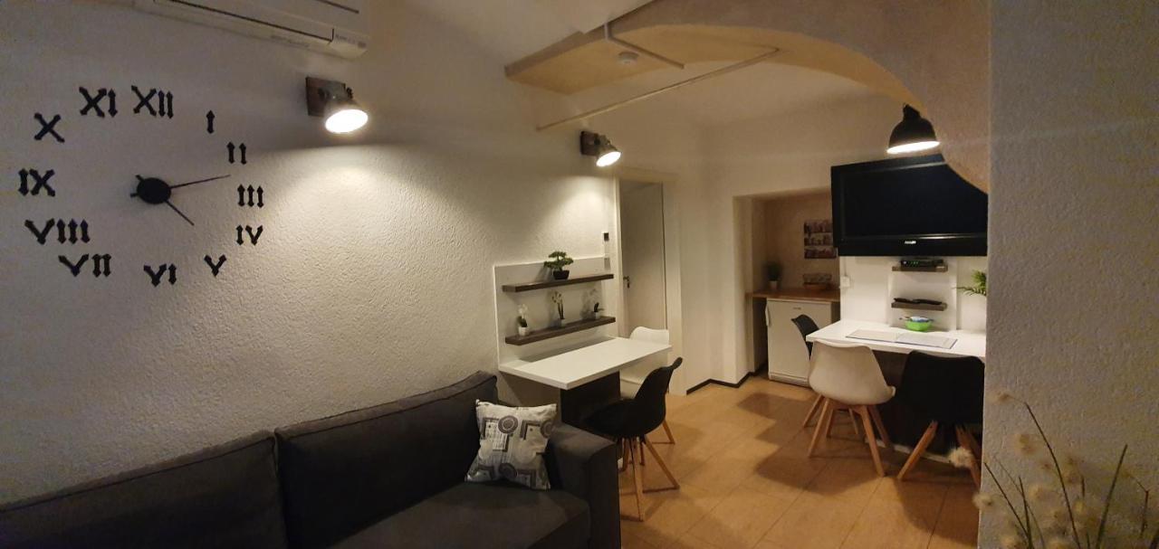 Station Between Dragon And Triple Bridges Apartman Ljubljana