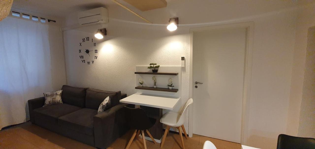 Apartment Station Between Dragon And Triple Bridges